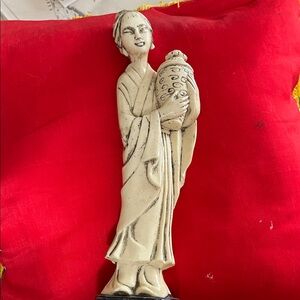 statue not sure if is Japanese or Chinese